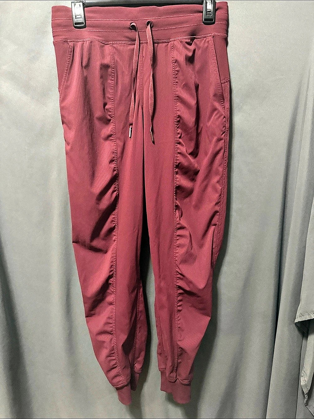 Lululemon Dance Studio Mid-Rise Jogger *Full Length Red Size 6